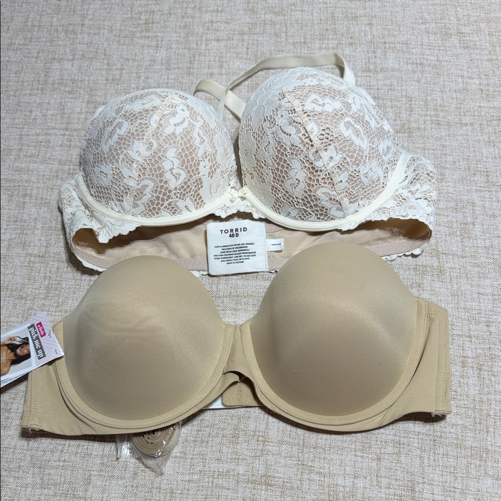 Torrid Cream Lace bra and Beige Smooth Bra 2 pair